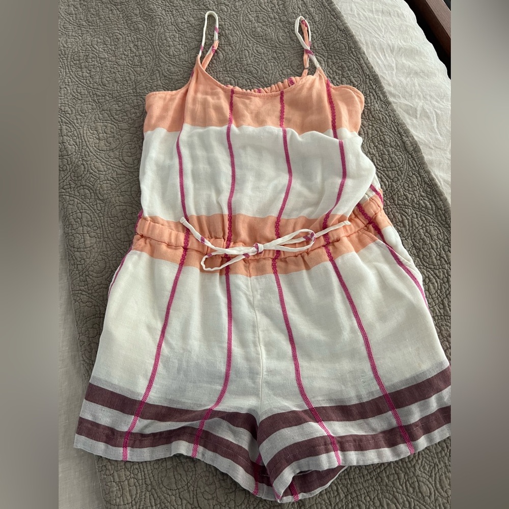 Like new women’s Lou & Grey romper size medium
